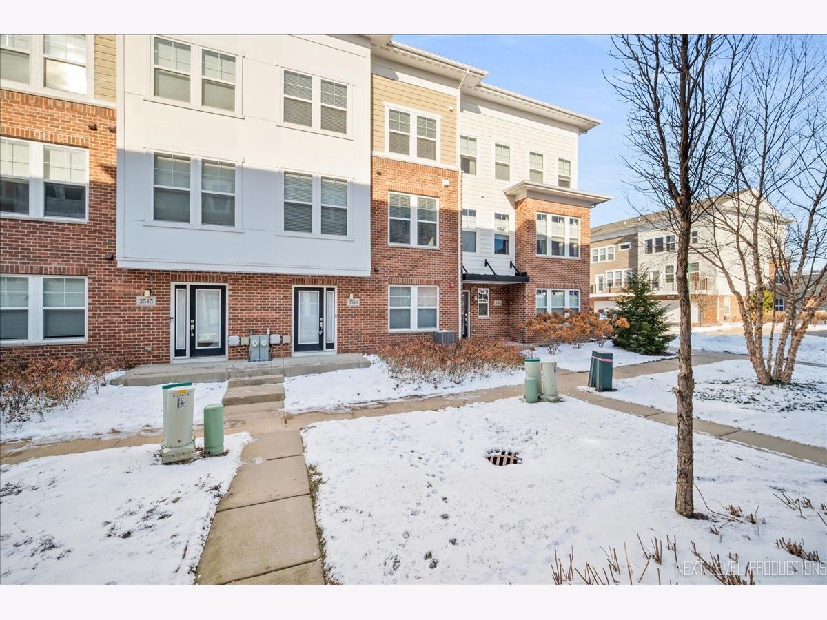 Condos & Townhomes For Sale Uptown At Seven Bridges Woodridge Illinois, 3543 Kemper Drive