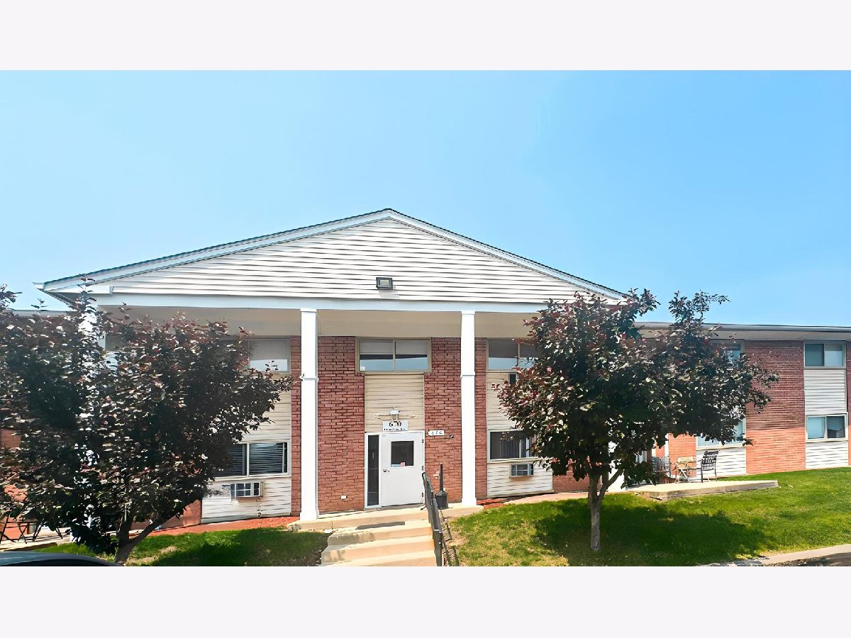  For Sale Glendale Heights Illinois, 670 Marilyn Avenue