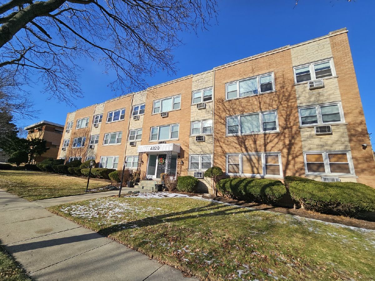  For Sale Skokie Illinois, 4820 Conrad Street