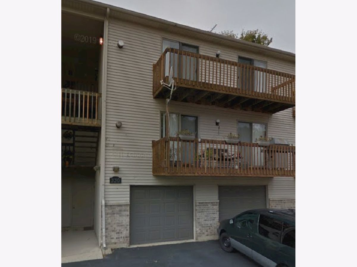  For Sale South Elgin Illinois, 330 Woodridge Circle