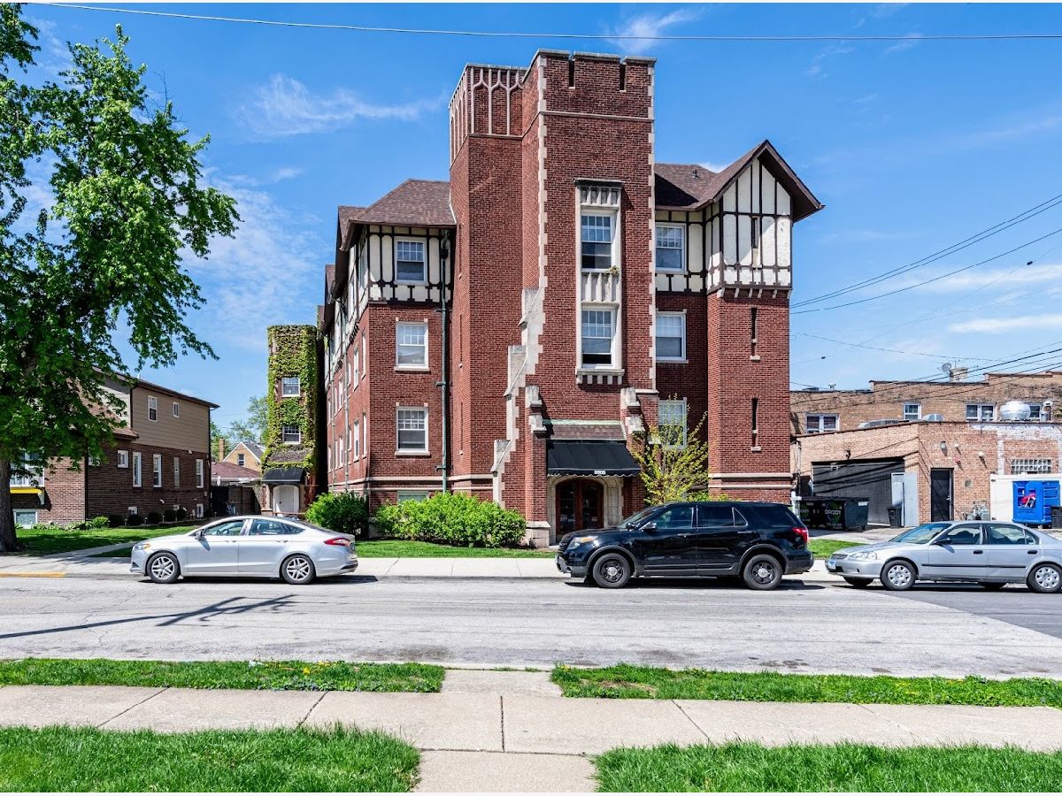  For Rent Berwyn Illinois, 3302 Kenilworth