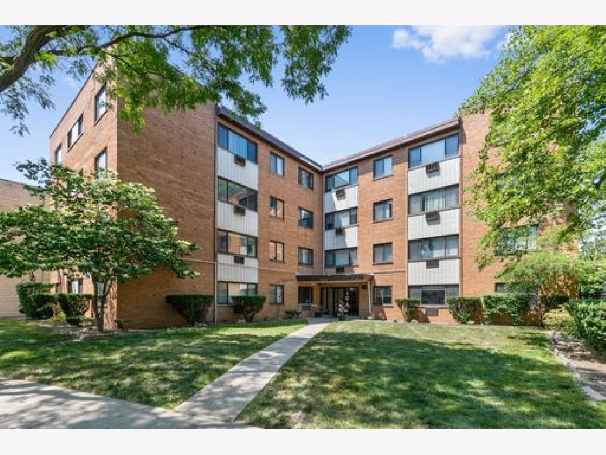  Rented Chicago Illinois, 6826 Ridge