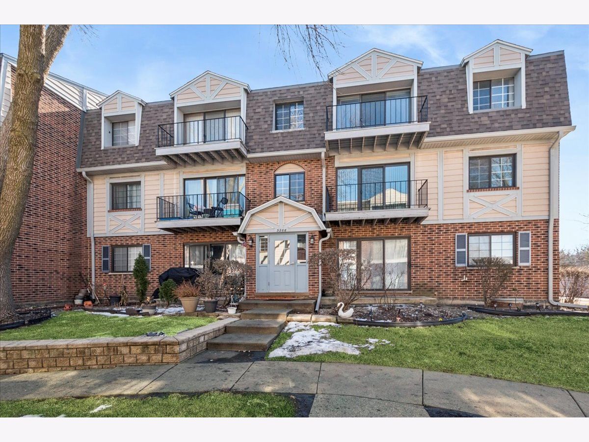 Condominiums For Sale Bishops Gate Northbrook Illinois, 3266 Sanders Road