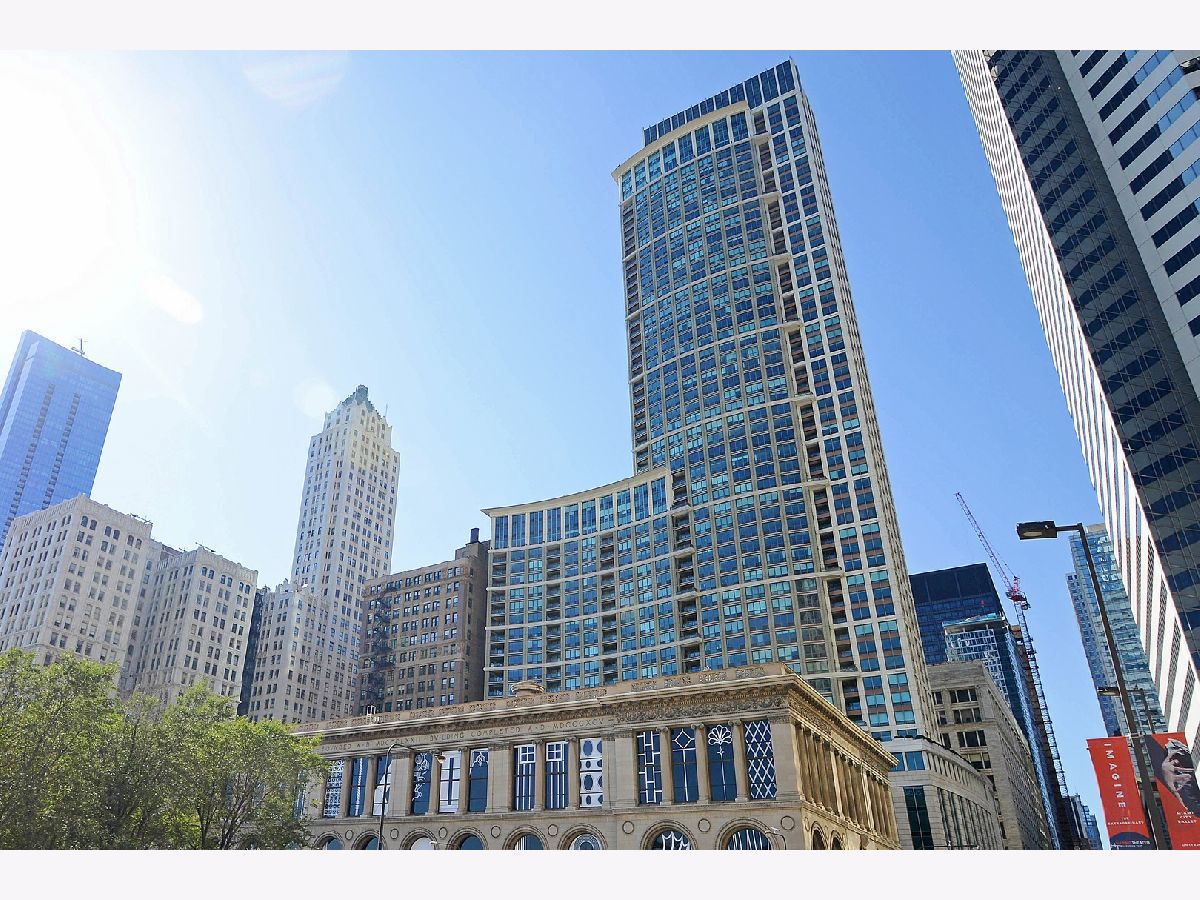  For Sale Chicago Illinois, 130 Garland Court