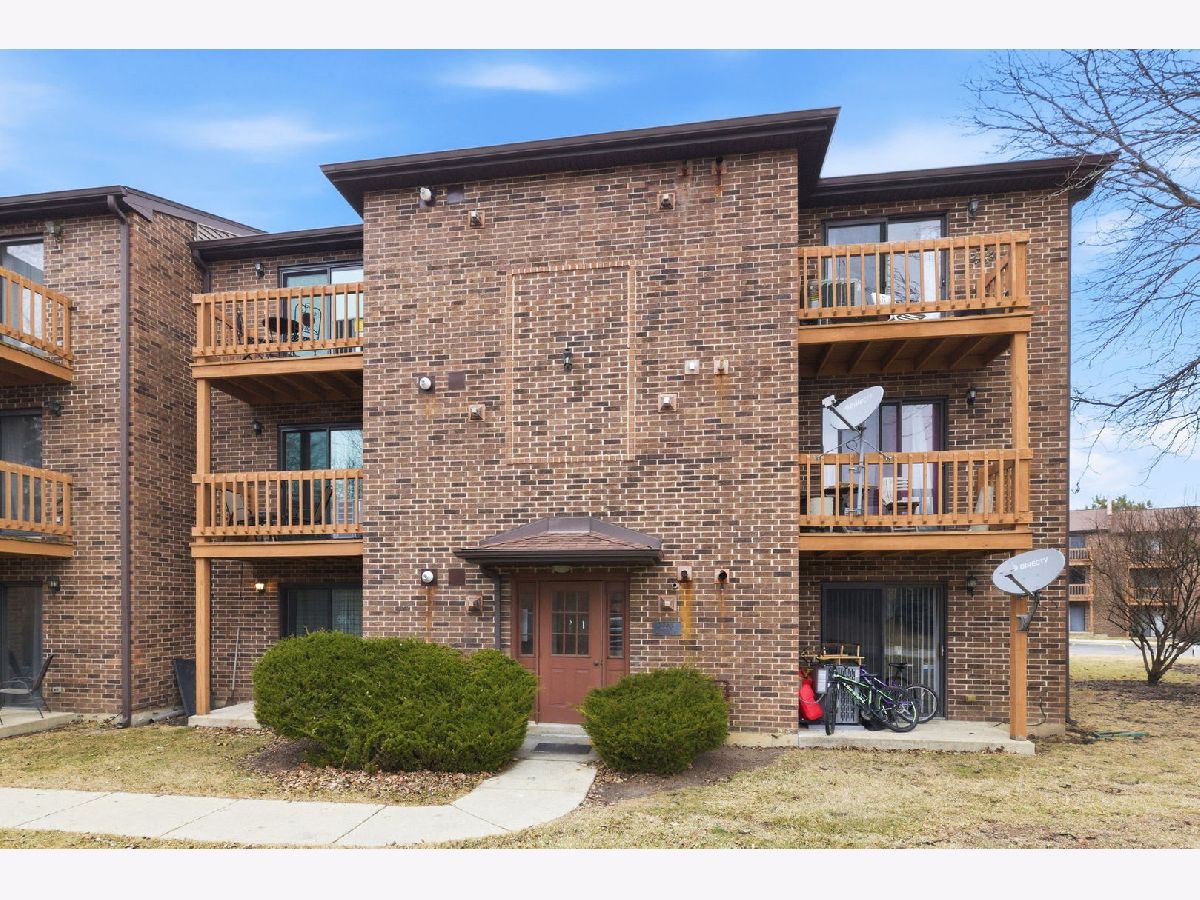  For Sale Lisle Illinois, 2238 Abbeywood Drive