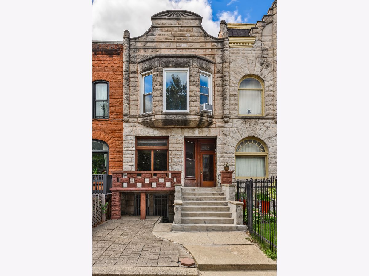 Condos & Townhomes & Homes For Sale Bronzeville Chicago Illinois, 4444 Berkeley Avenue