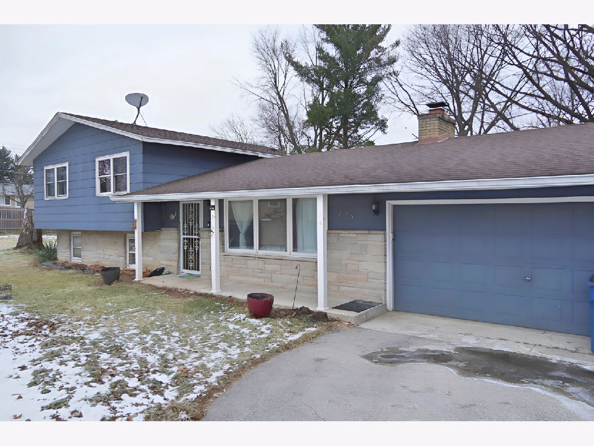  For Sale Joliet Illinois, 215 Hawthorne Circle