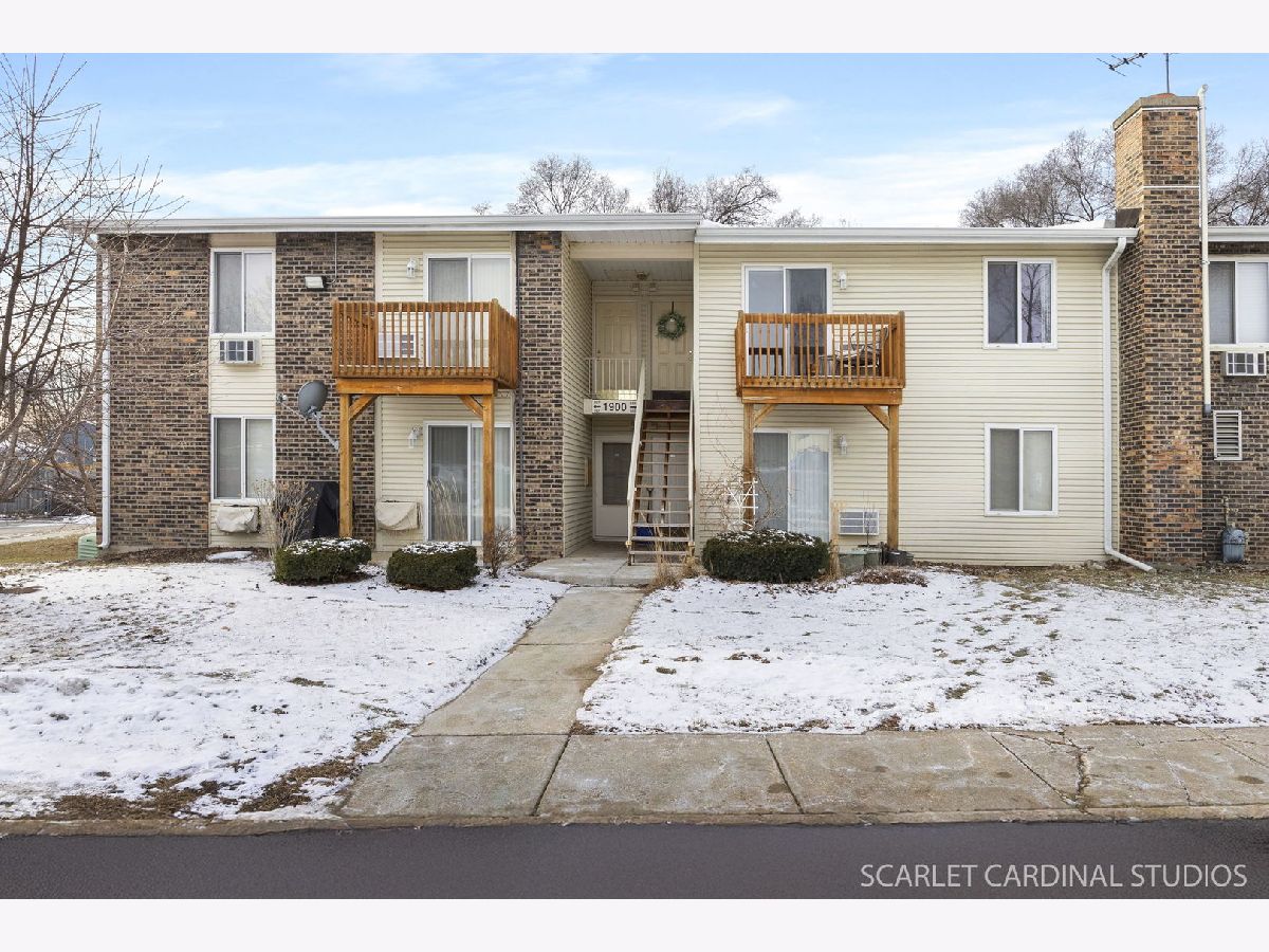  For Sale Oswego Illinois, 1900 Light Road