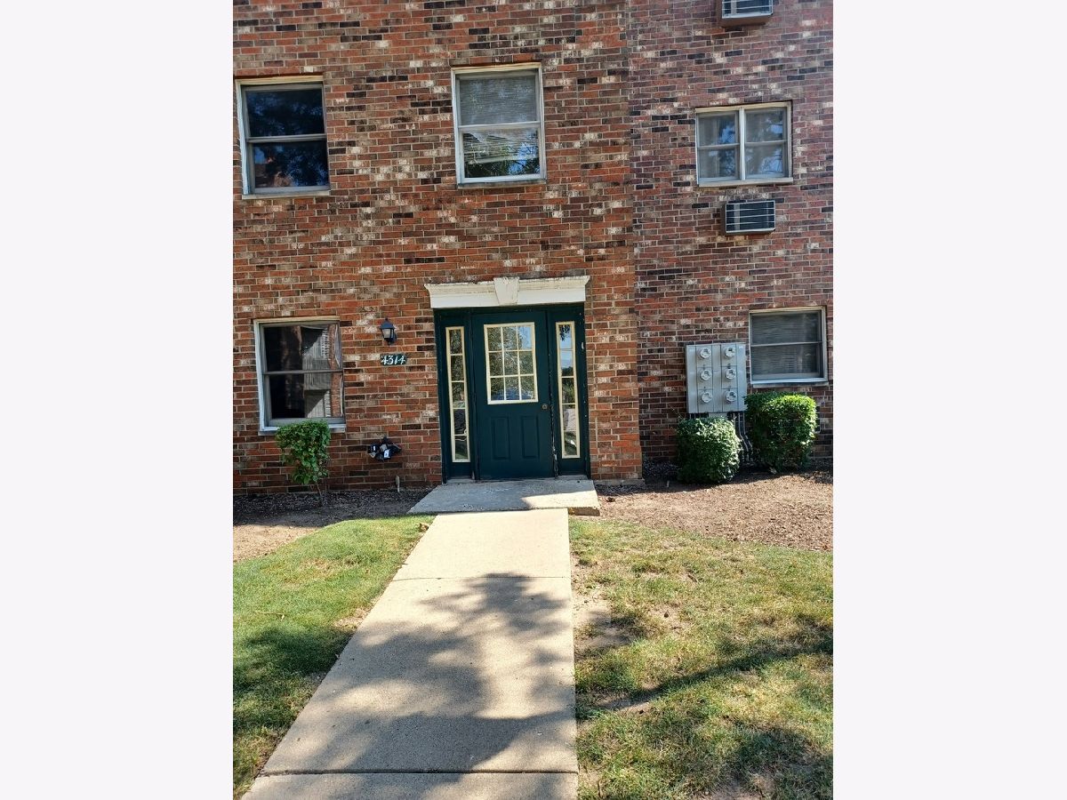 Condominiums & Homes For Sale Irish Prairie Mchenry Illinois, 4314 Shamrock Lane