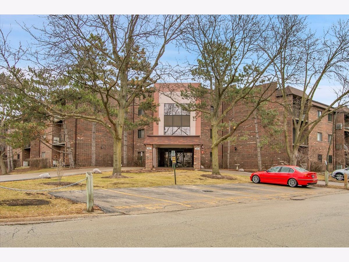  For Sale Glenview Illinois, 1002 Castilian Court