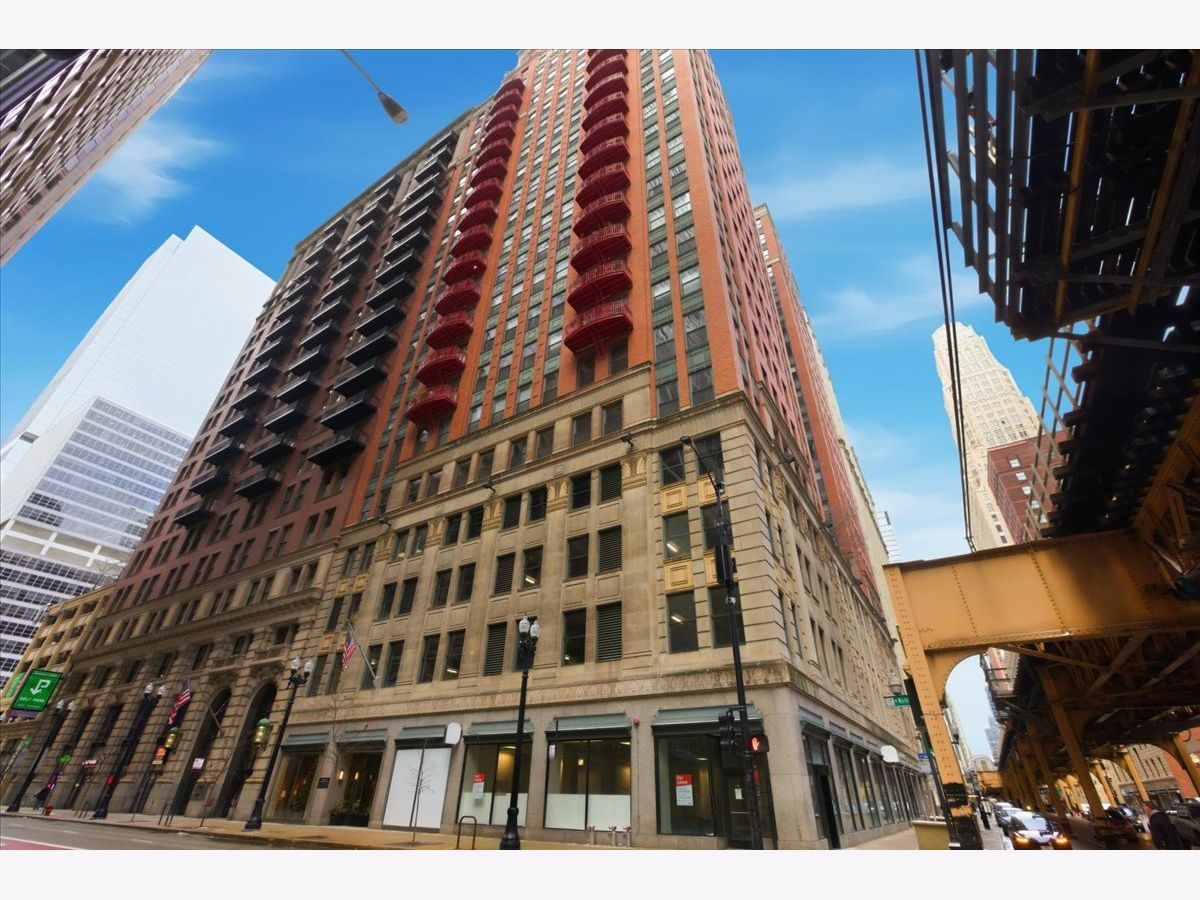  Rented Chicago Illinois, 208 Washington