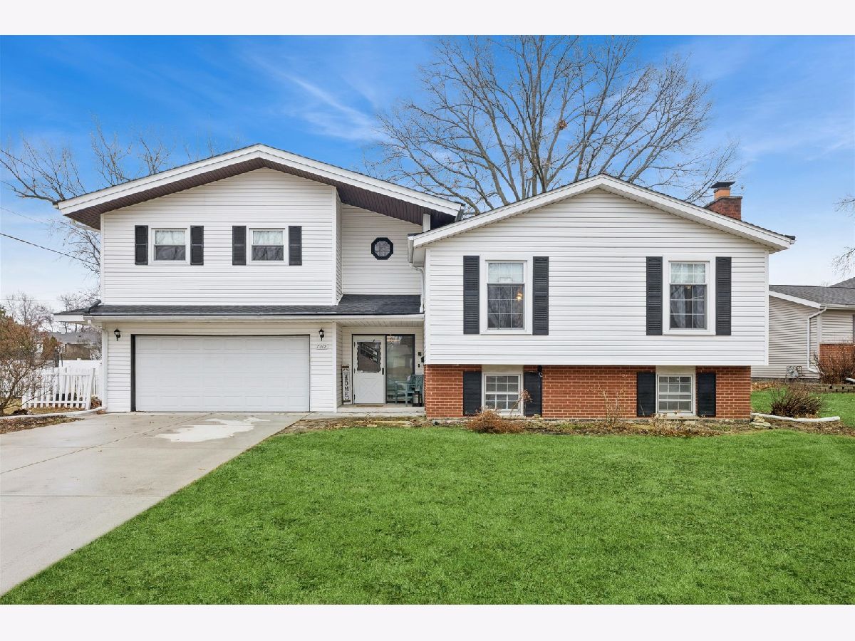  Sold Darien Illinois, 7319 Darien