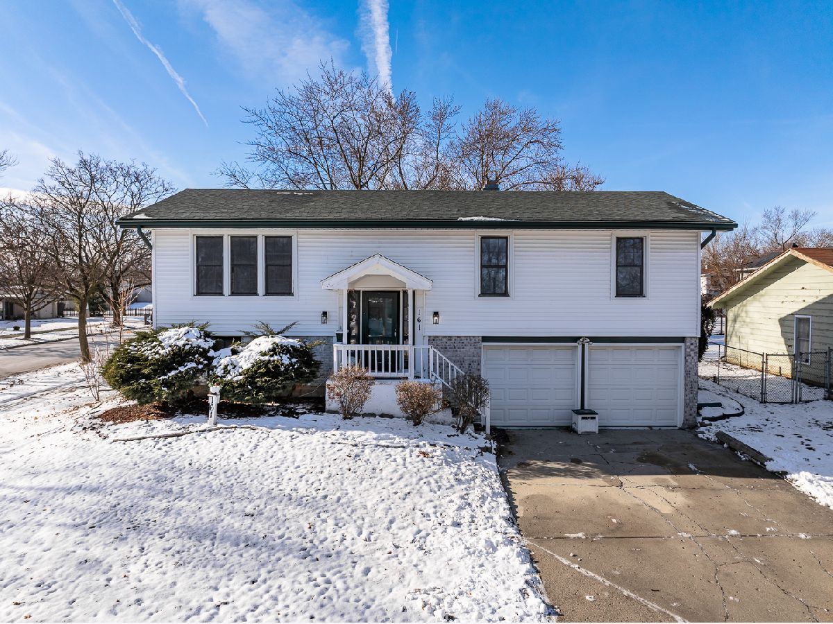  For Sale Bolingbrook Illinois, 161 Oakwood Drive