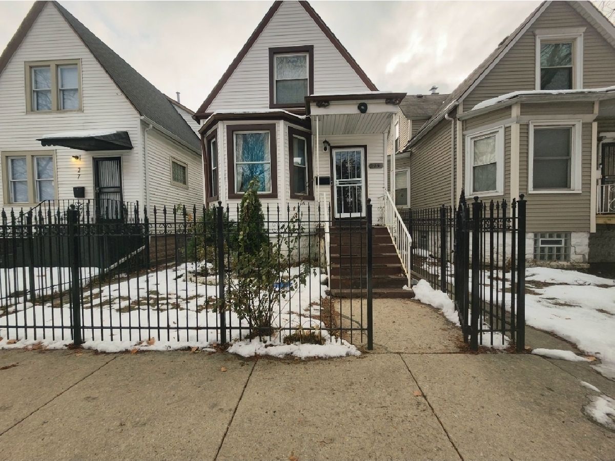  For Sale Chicago Illinois, 25 117th Place