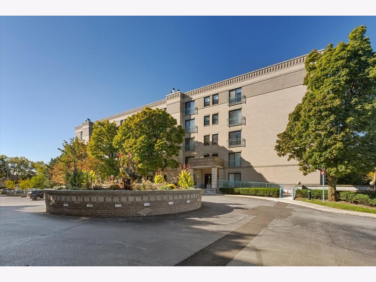  For Sale Skokie Illinois, 4757 Howard Street