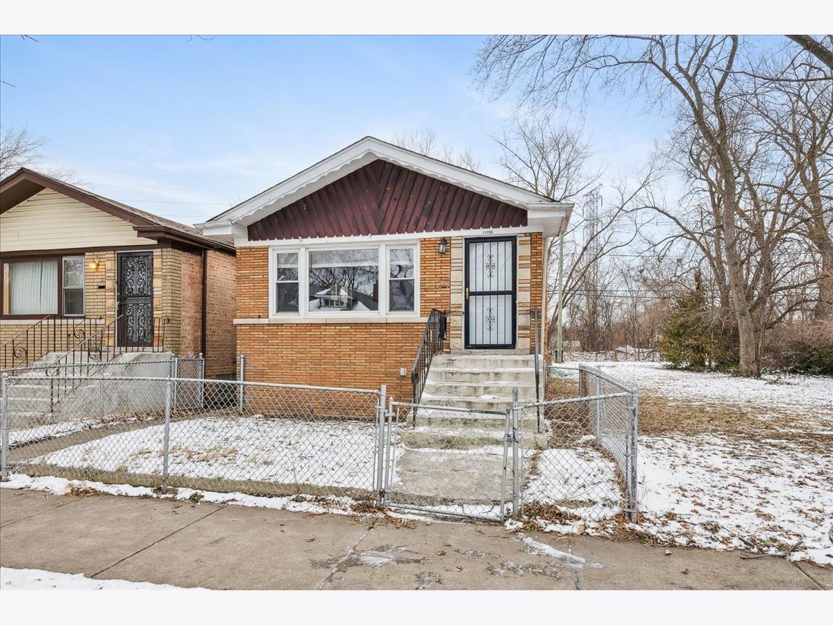  For Sale Chicago Illinois, 11709 Peoria Street