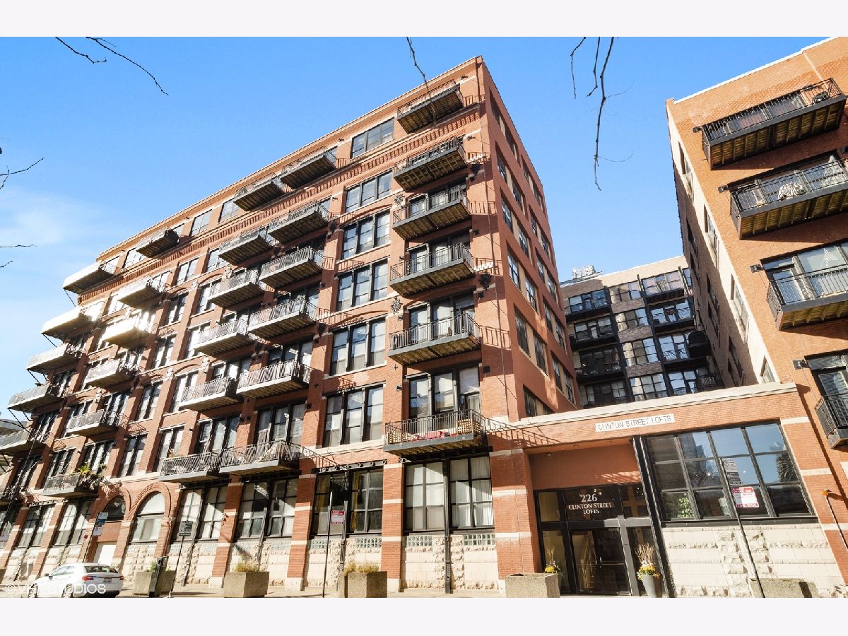 Condos & Townhomes For Sale Clinton Street Lofts Chicago Illinois, 226 Clinton Street