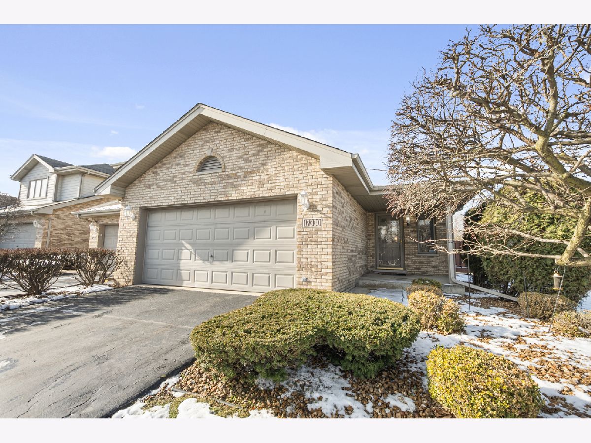  For Sale Tinley Park Illinois, 17330 Carlyle Court