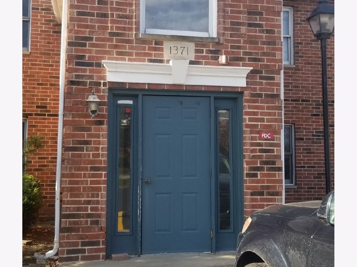  For Rent Lake In The Hills Illinois, 1371 Cunat