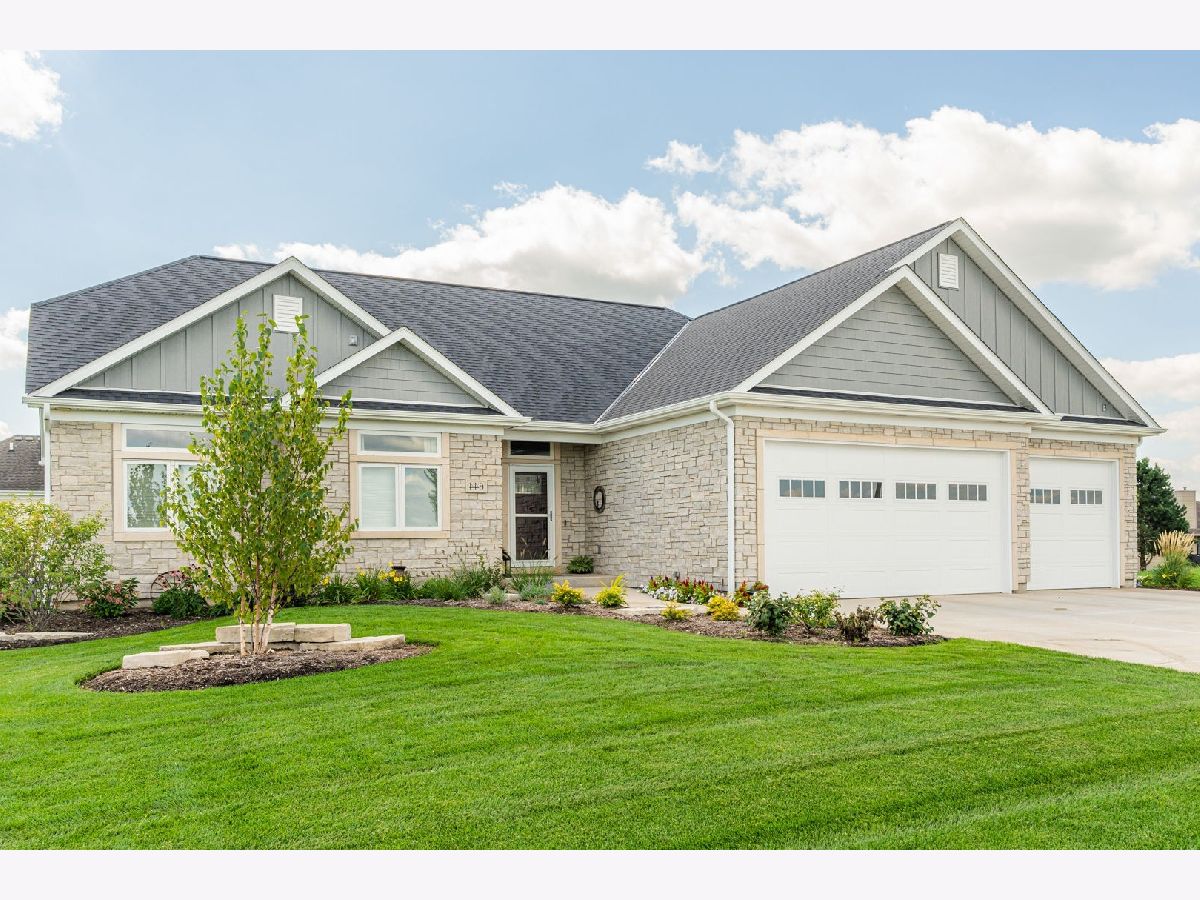  For Sale Sycamore Illinois, 734 Independence Avenue