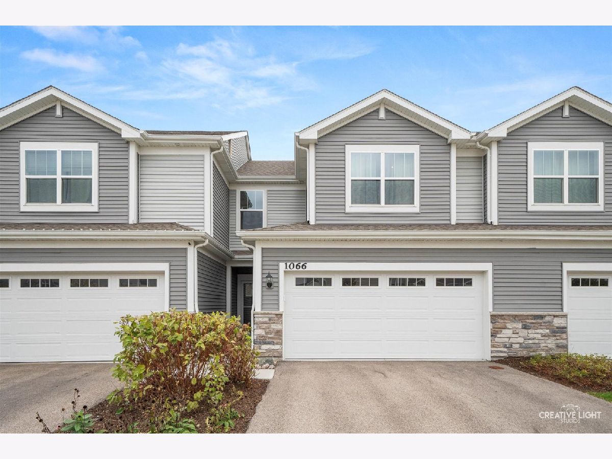  For Sale South Elgin Illinois, 1066 Moraine Drive