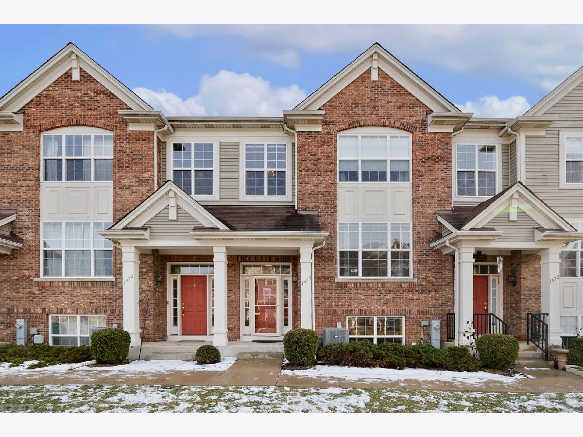  For Sale South Elgin Illinois, 1474 Deer Pointe Drive