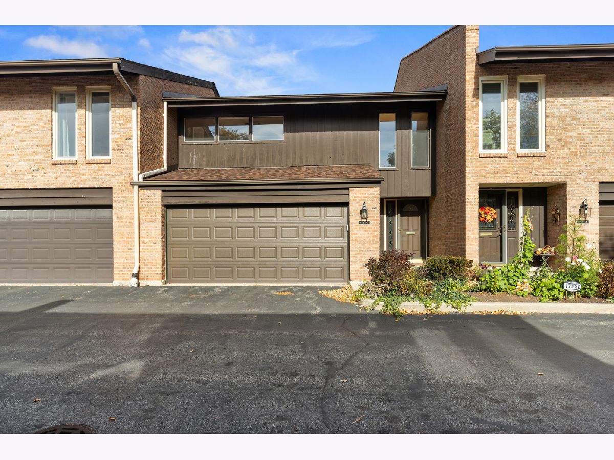 Townhomes & Condos & Homes For Rent Valley Lo Glenview Illinois, 1723 Wildberry