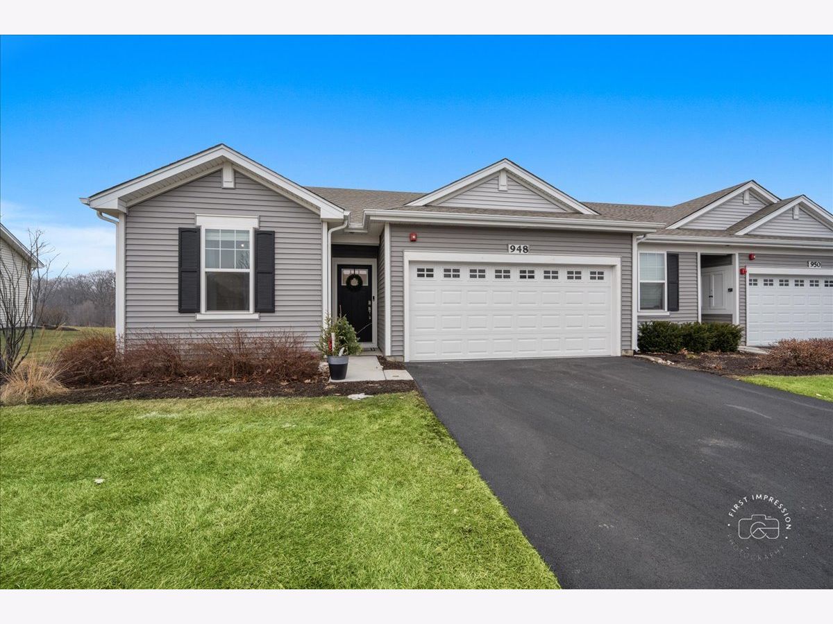  For Sale North Aurora Illinois, 948 Darwin Street