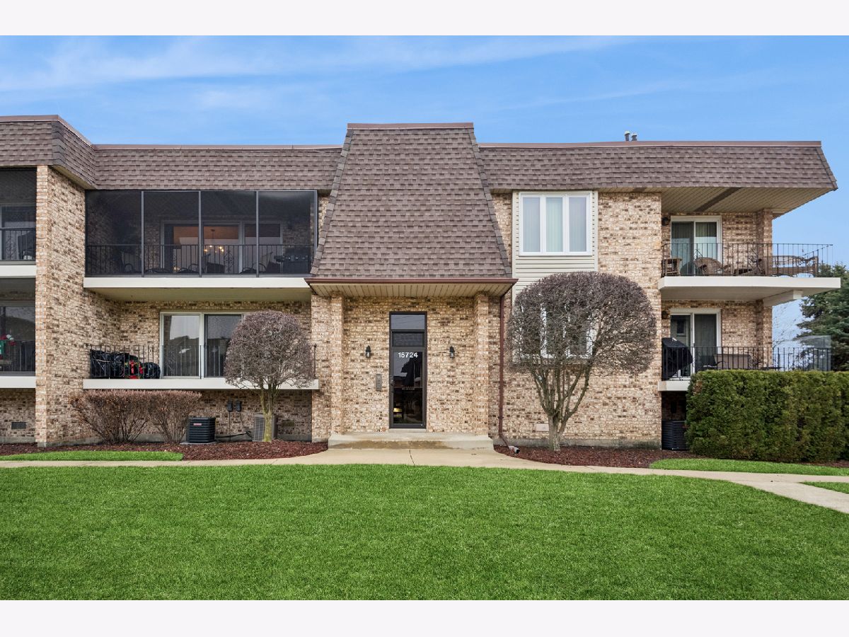 Condos & Townhomes & Homes For Sale Golfview Orland Park Illinois, 15724 Foxbend Court