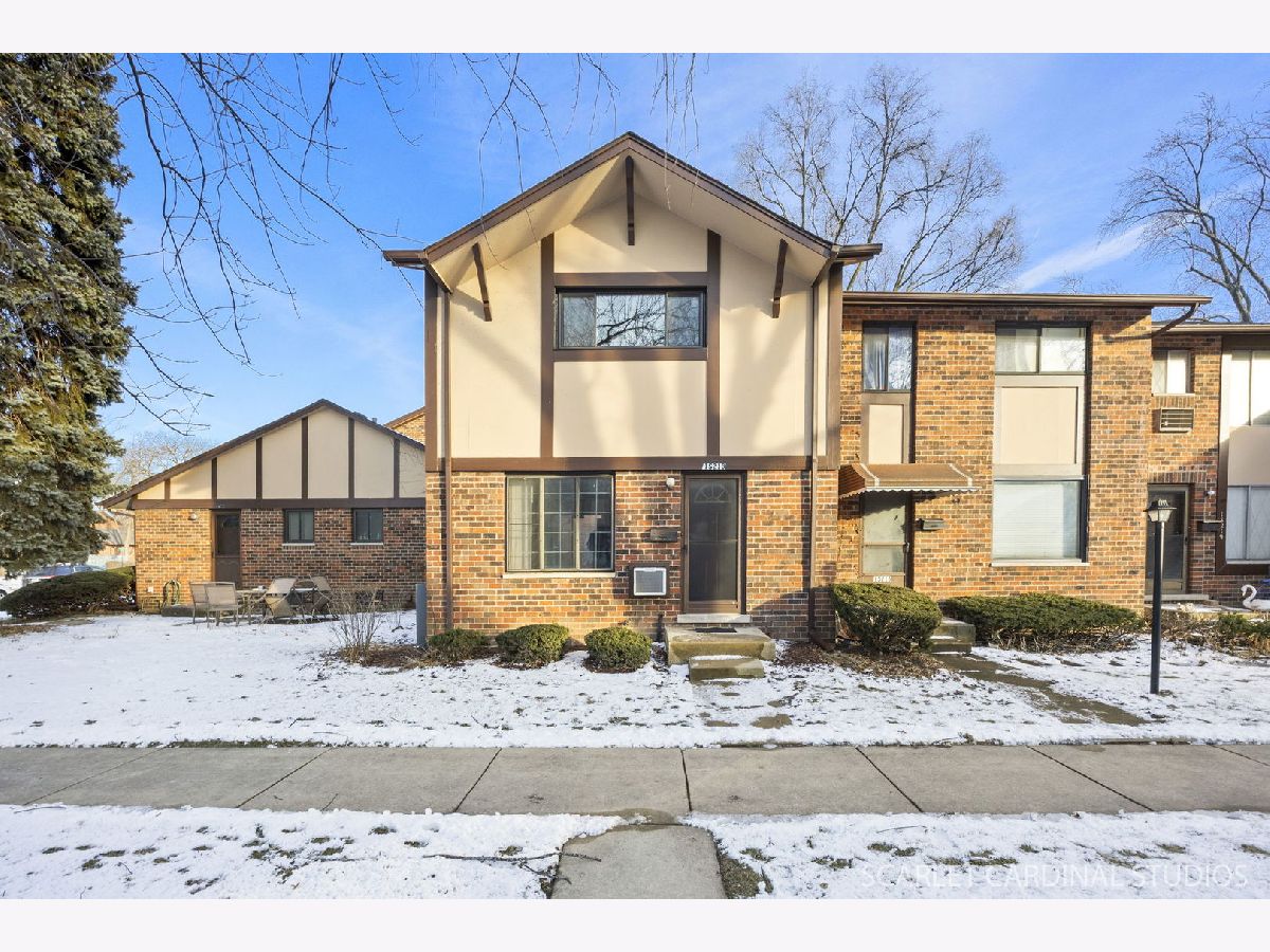 Rented Villa Park Illinois, 1S213 Holyoke