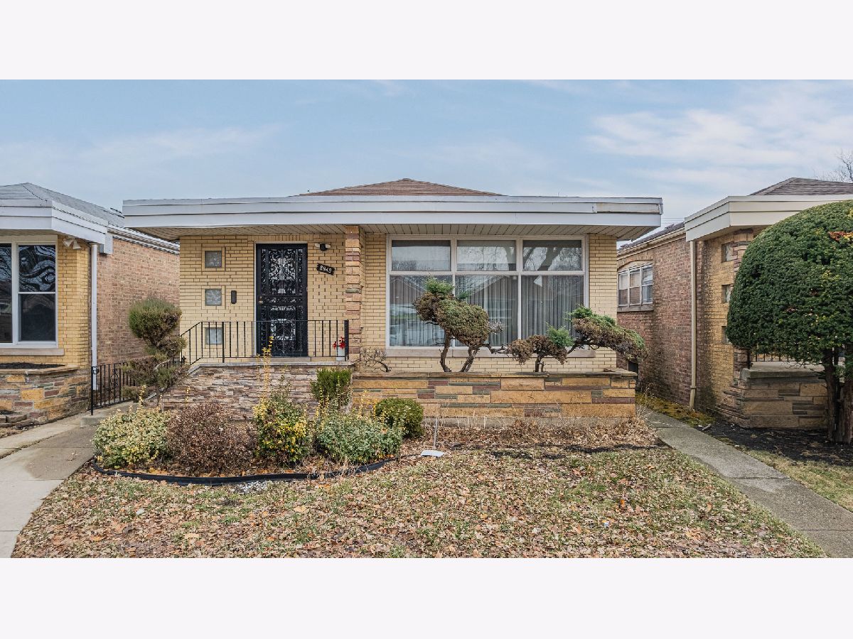  For Sale Chicago Illinois, 8849 Paxton Avenue