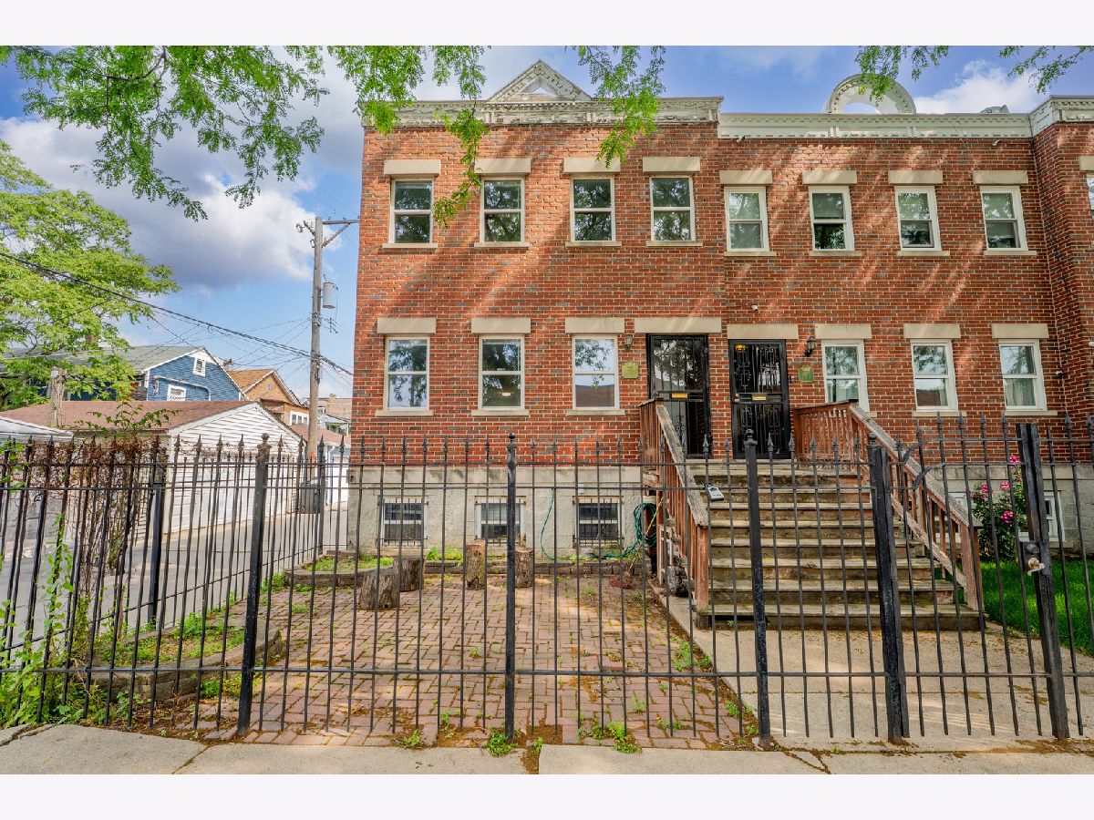 Condos & Townhomes & Homes For Rent Pilsen Chicago Illinois, 1166 Cullerton