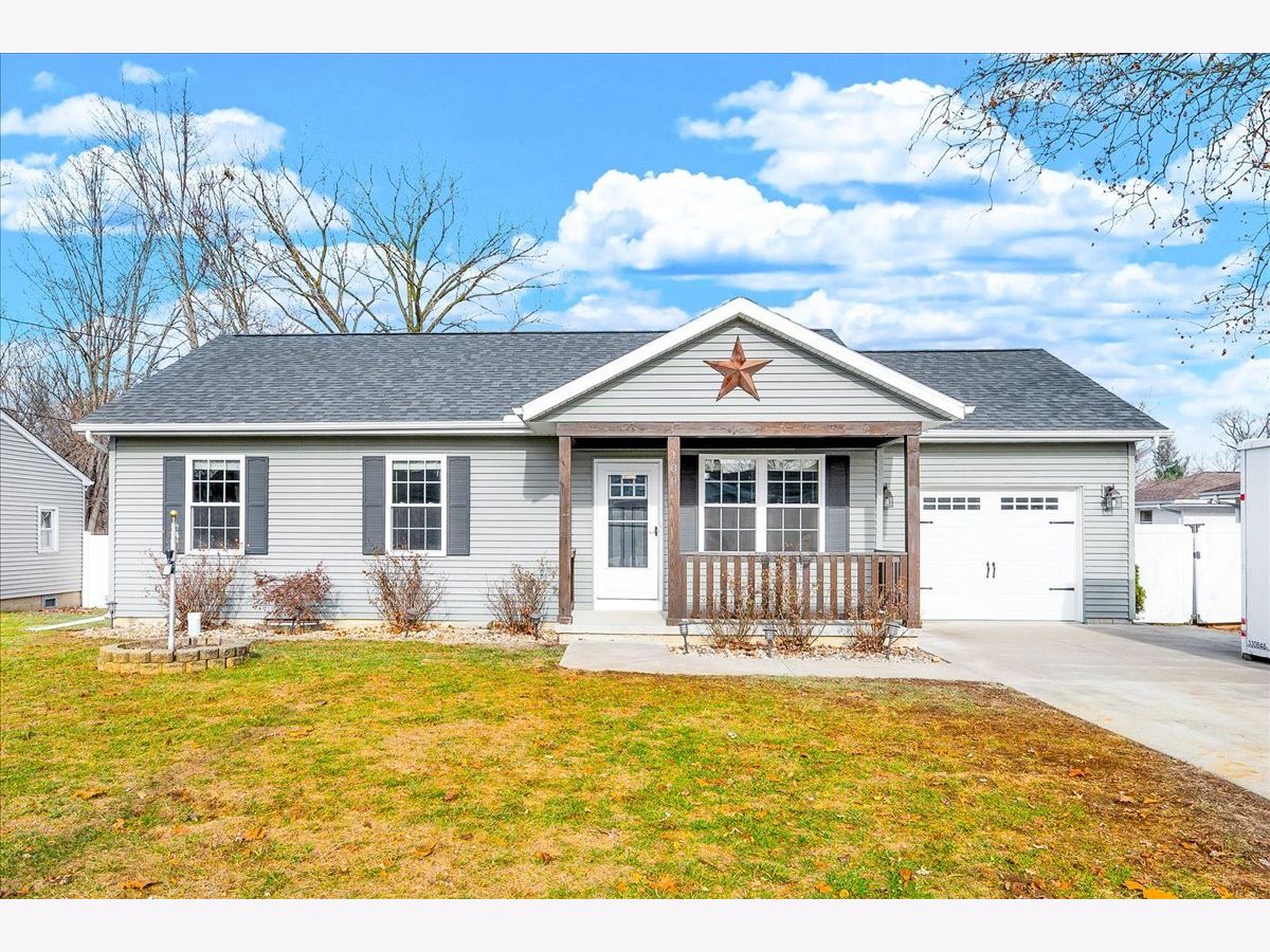  For Sale East Peoria Illinois, 109 Mabee Avenue