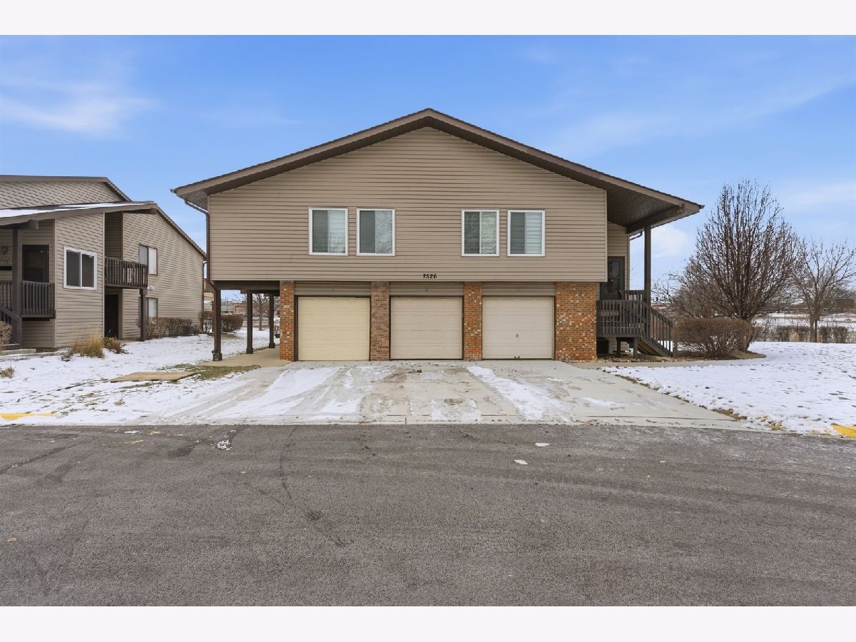 Townhomes & Condos For Rent Larkspur Hanover Park Illinois, 7526 Bristol