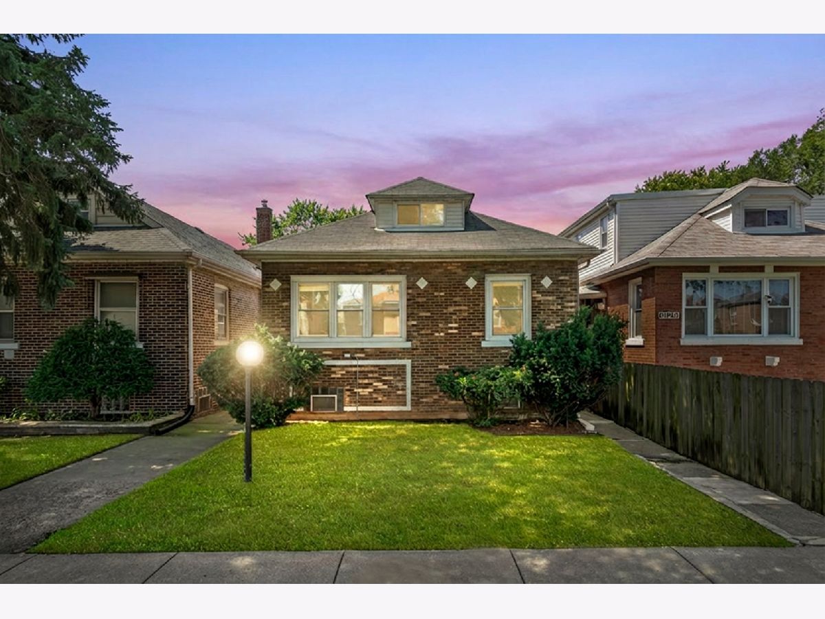  For Sale Chicago Illinois, 9132 Saginaw Avenue