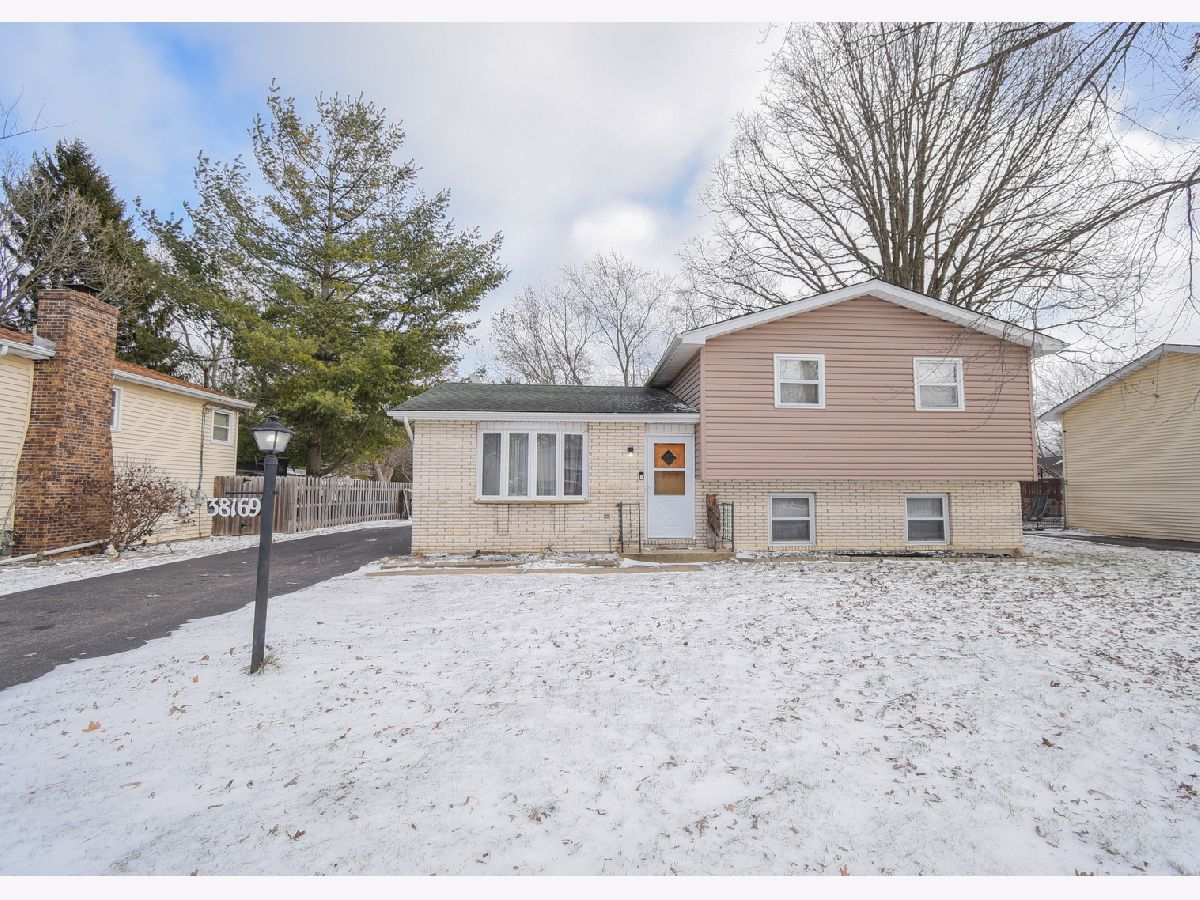  For Sale Beach Park Illinois, 38169 North Shore Avenue