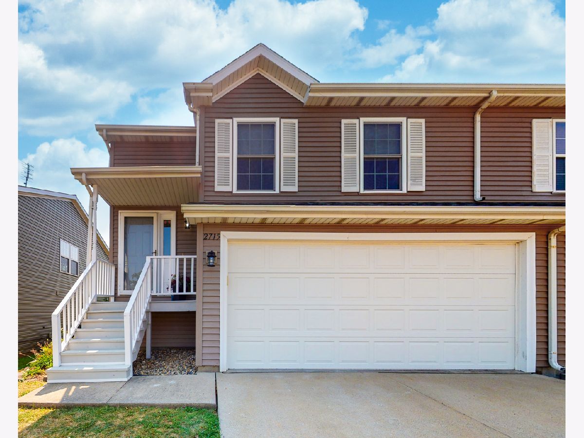 Homes & Condos & Townhomes Sold Highlands Bloomington Illinois, 2715 Arrowhead