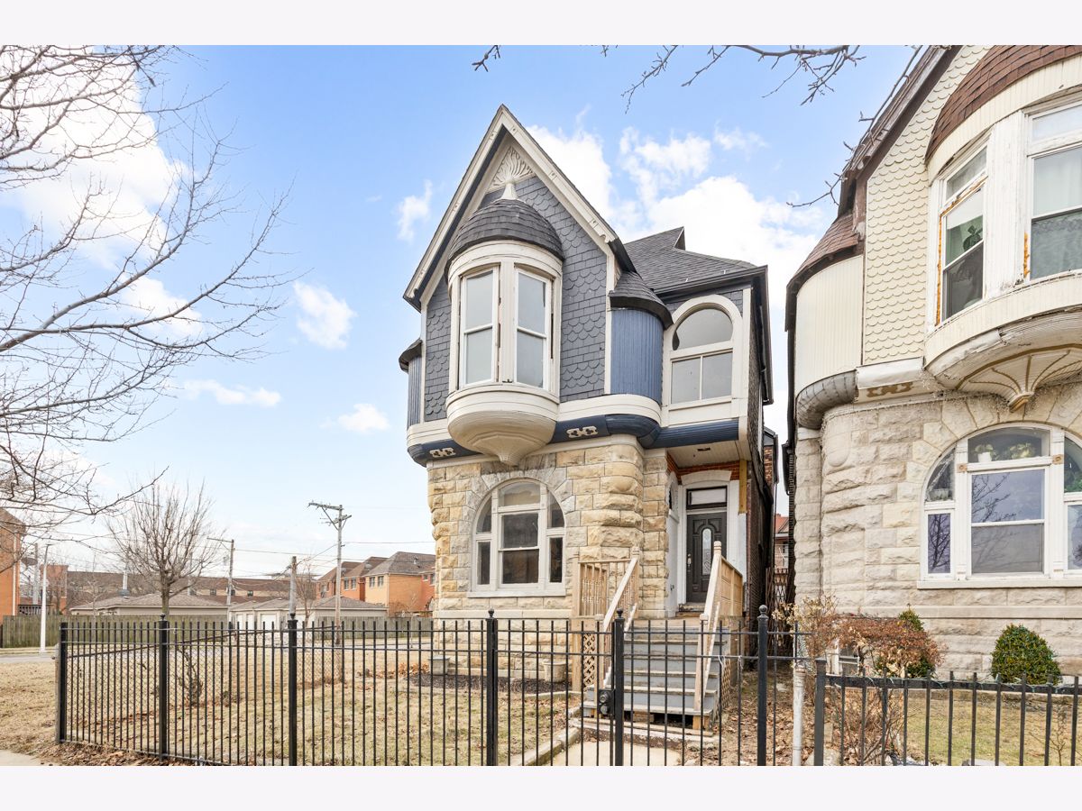  For Sale Chicago Illinois, 4162 Lake Park Avenue