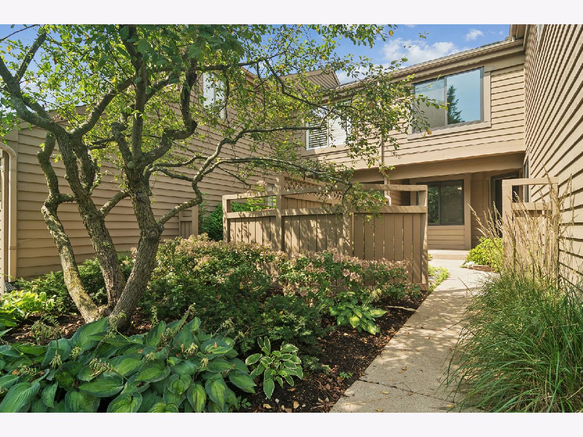  For Sale Lake Barrington Illinois, 820 Golf Lane
