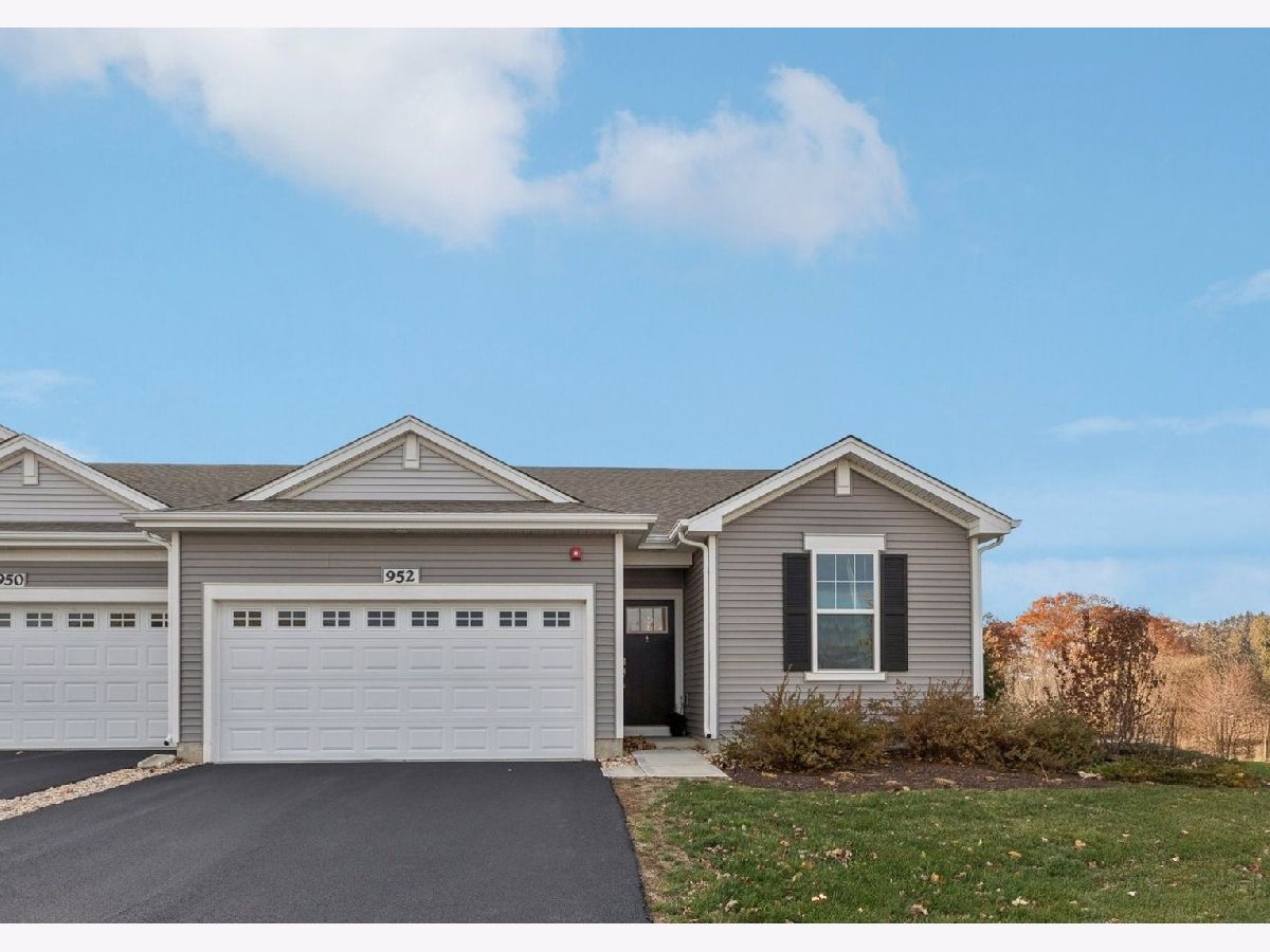  For Sale North Aurora Illinois, 952 Darwin Street