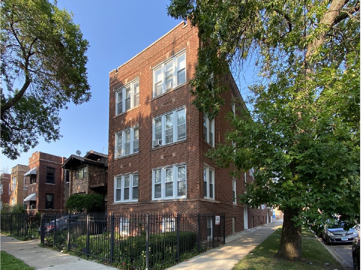  Rented Chicago Illinois, 2422 Fargo