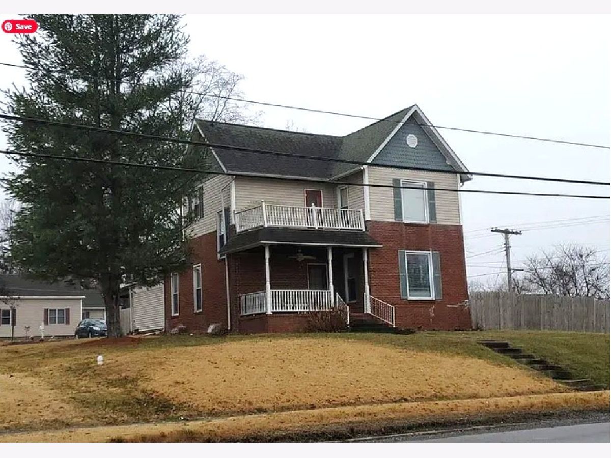  For Sale Pinckneyville Illinois, 604 Water Street