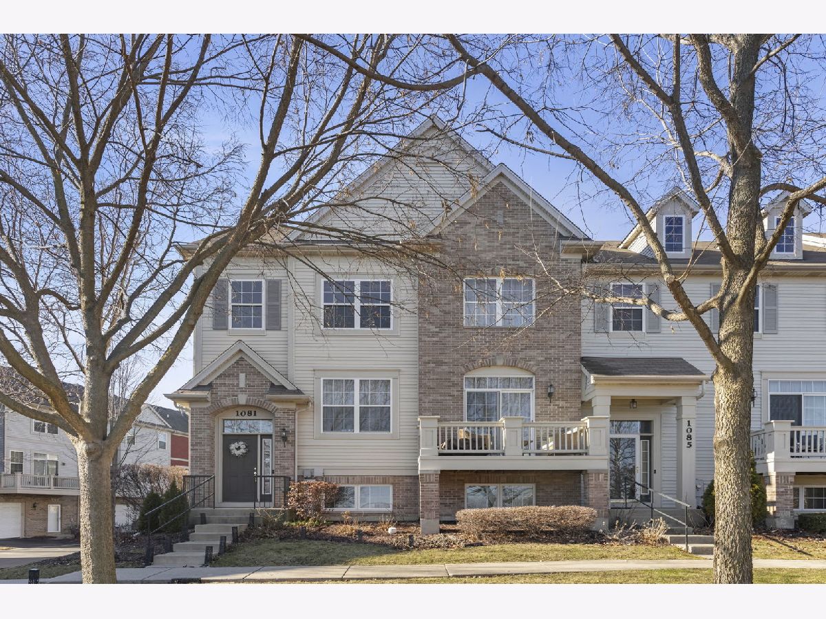  For Sale Carol Stream Illinois, 1081 Bartholdi Court