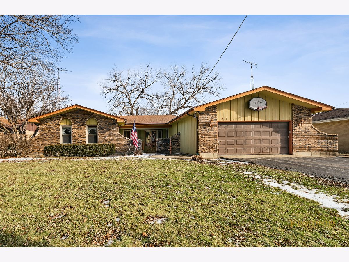 For Sale Mchenry Illinois, 1402 Millstream Drive