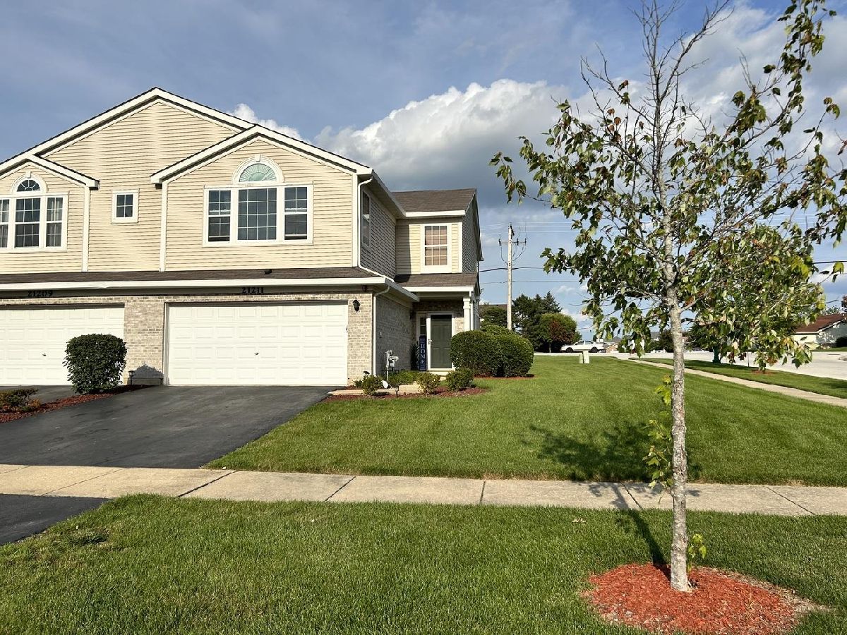 Townhomes & Homes For Sale The Point At Gleneagle Matteson Illinois, 21211 Gray Hawk Drive