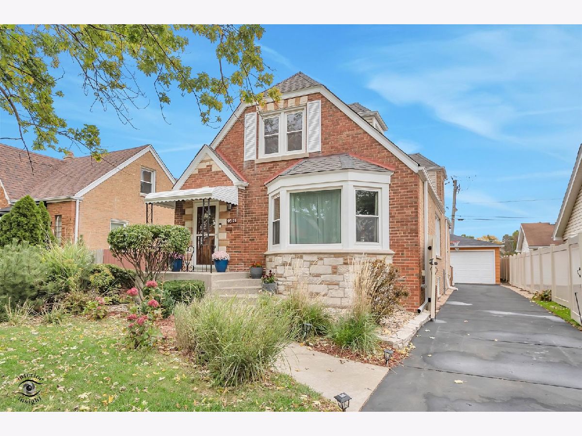  For Sale Evergreen Park Illinois, 9521 Sawyer Avenue