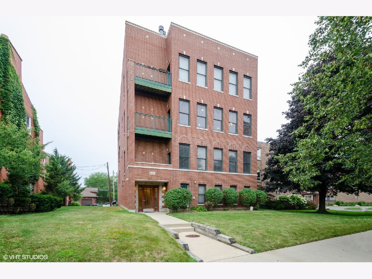  Rented Evanston Illinois, 140 Ridge