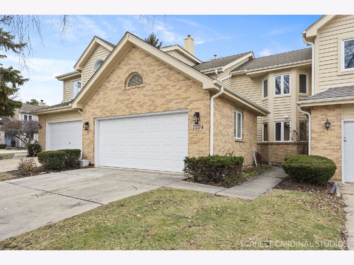  For Sale Darien Illinois, 1524 Brittany Court