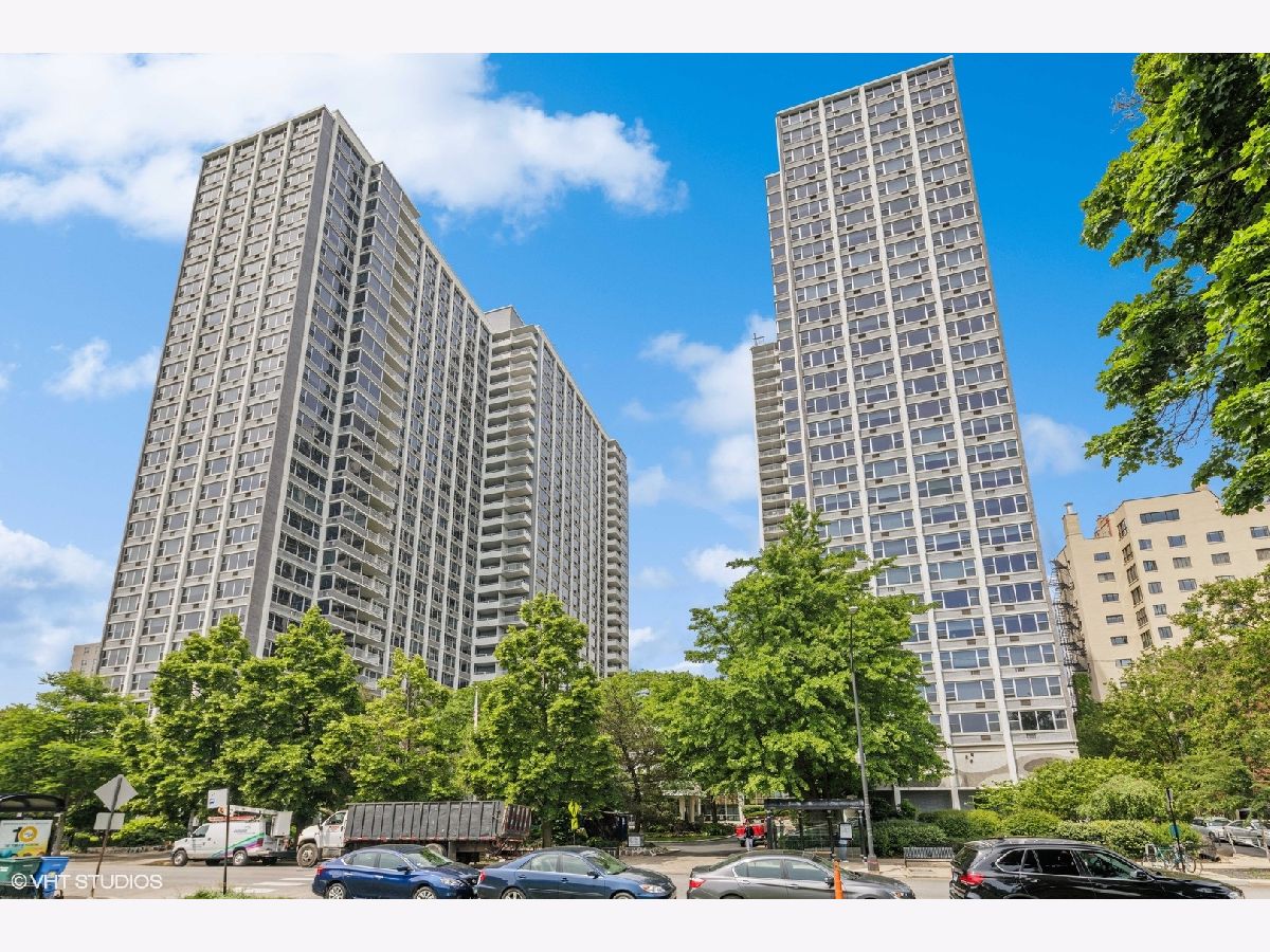 Condominiums For Sale Imperial Towers Chicago Illinois, 4250 Marine Drive