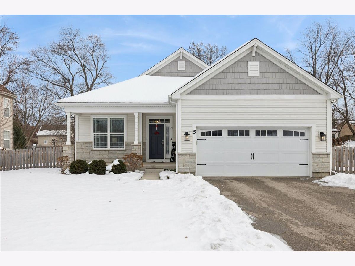  For Sale Lake Villa Illinois, 5 Lake Vista Court